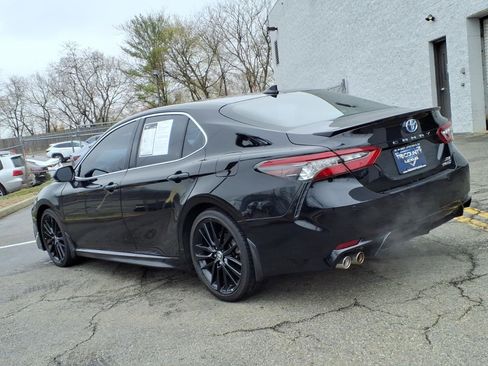 Used 2022 Toyota Camry XSE w/ Navigation Upgrade Package image 4