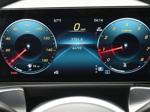 Used 2023 Mercedes-Benz GLB 250 w/ Premium Package image 7