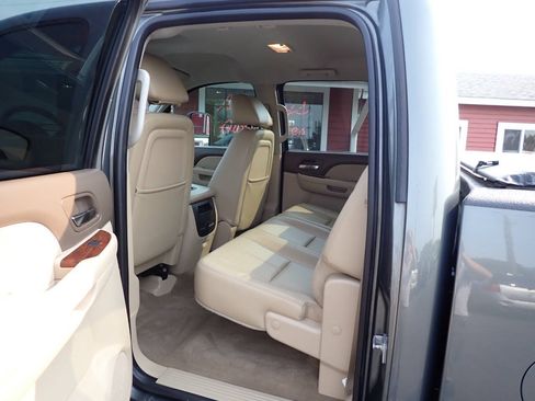 Used 2011 Chevrolet Silverado 2500 LTZ w/ Snow Plow Prep Package AWD/4WD image 8