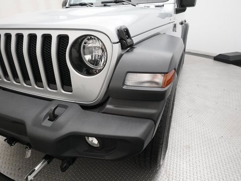 Used 2023 Jeep Wrangler Sport image 22
