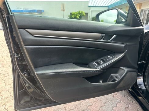 Used 2018 Honda Accord LX image 8