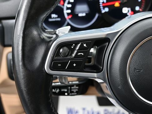 Used 2023 Porsche Cayenne Platinum Edition image 19