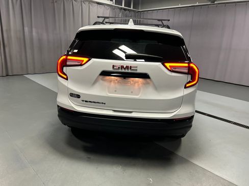 Used 2023 GMC Terrain SLE w/ Driver Convenience Package FWD image 6