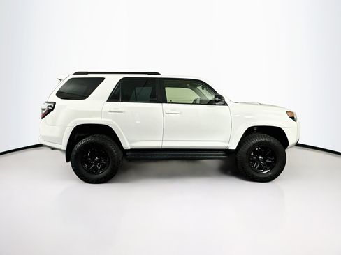 Used 2019 Toyota 4Runner TRD Off-Road Premium AWD/4WD image 10