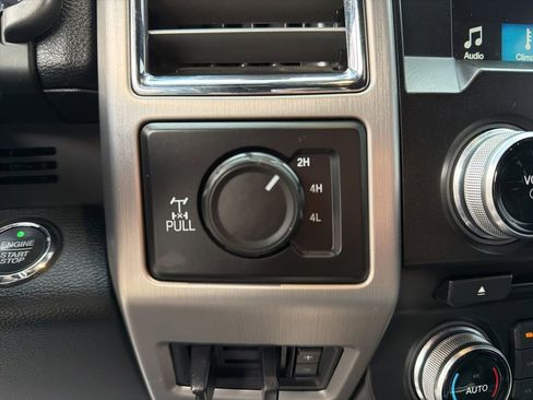 Used 2018 Ford F250 Platinum w/ FX4 Off-Road Package image 45