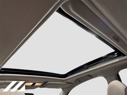 Used 2016 Subaru Forester 2.5i Premium w/ Popular Package #2 image 23