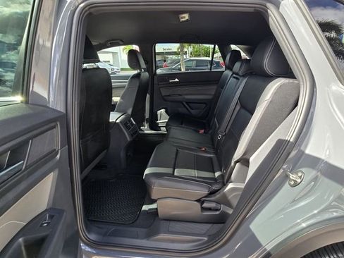 Used 2023 Volkswagen Atlas Cross Sport SE image 15