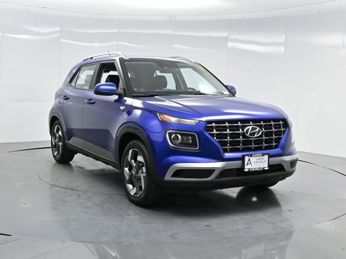 Used 2023 Hyundai Venue Limited w/ Cargo Package image 62