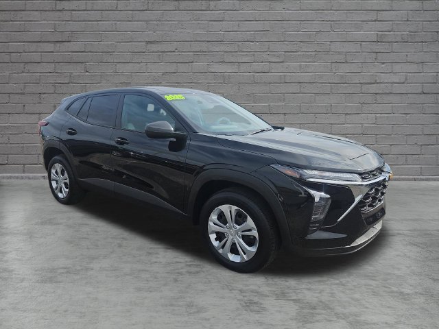 Used 2025 Chevrolet Trax LS FWD image 7