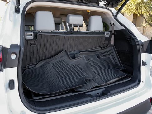 Used 2022 Toyota Highlander XLE image 65