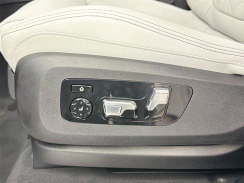 New 2026 BMW X5 xDrive40i w/ Climate Comfort Package image 18