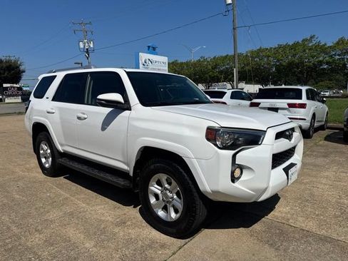 Used 2018 Toyota 4Runner SR5 Premium AWD/4WD image 3