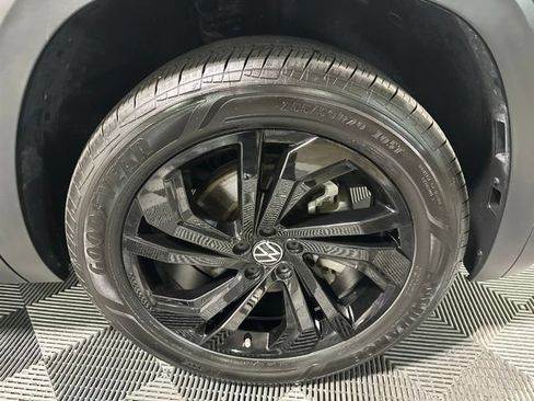 Used 2023 Volkswagen Atlas SE AWD/4WD image 34