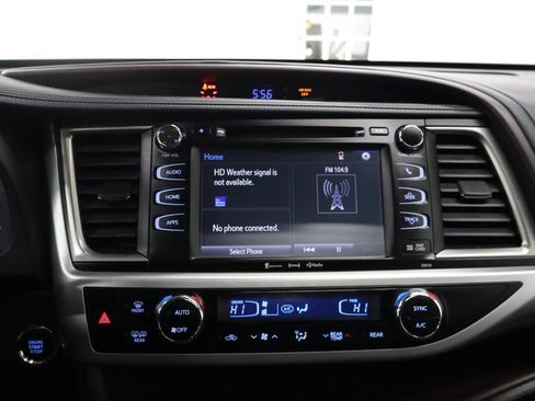 Used 2017 Toyota Highlander XLE AWD/4WD image 26