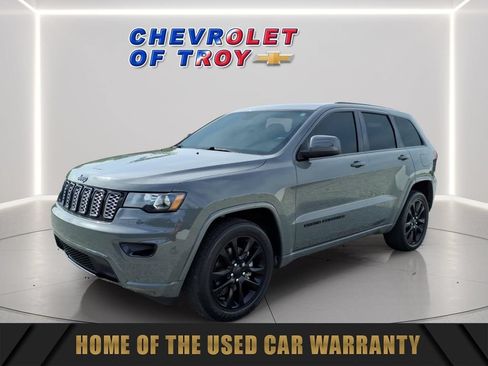 Used 2021 Jeep Grand Cherokee Laredo X AWD/4WD image 4
