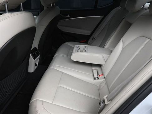 Used 2022 Genesis G70 2.0T image 22