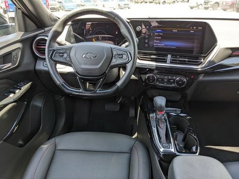 Used 2025 Chevrolet Trax RS w/ Driver Confidence Package FWD image 16