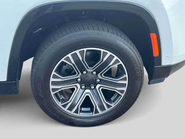 Used 2024 Jeep Wagoneer Series II AWD/4WD image 11