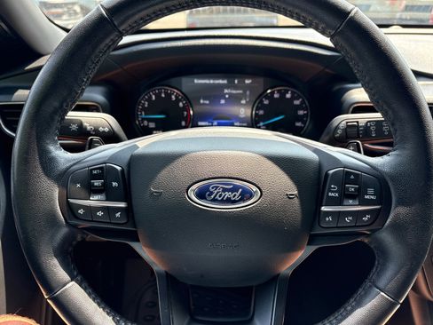 Used 2020 Ford Explorer XLT w/ Equipment Group 202A image 16