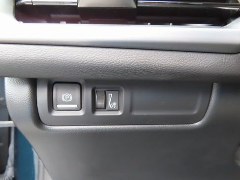 Used 2024 Cadillac XT4 Premium Luxury w/ Cold Weather Package image 19