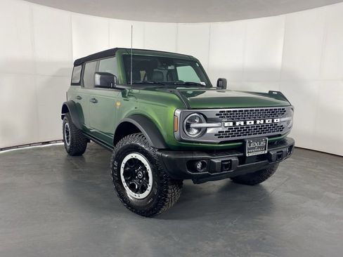 Used 2023 Ford Bronco Badlands w/ Sasquatch Package AWD/4WD image 4