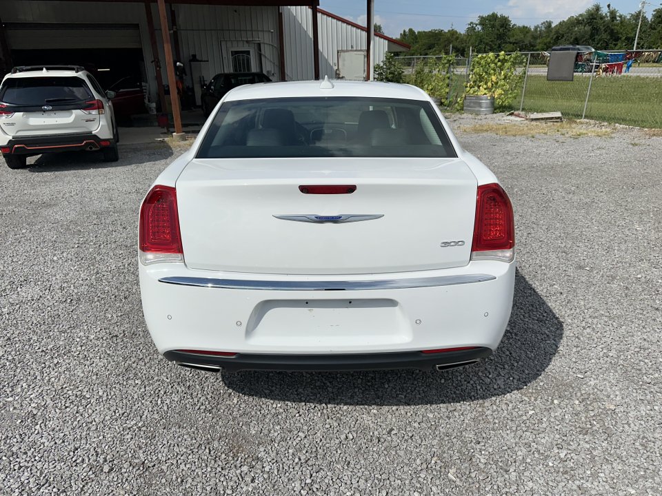 Used 2018 Chrysler 300 Limited w/ Safetytec Plus Group RWD image 6