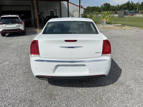 Used 2018 Chrysler 300 Limited w/ Safetytec Plus Group RWD image 6