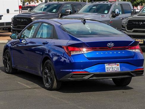 Used 2021 Hyundai Elantra SEL w/ Cargo Package image 2