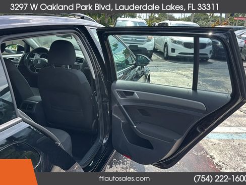 Used 2016 Volkswagen Golf S FWD image 27