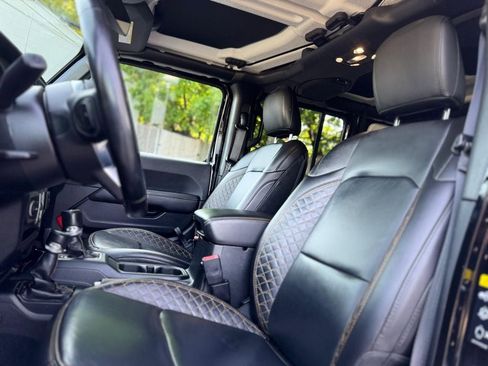Used 2021 Jeep Wrangler Unlimited Sahara AWD/4WD image 19