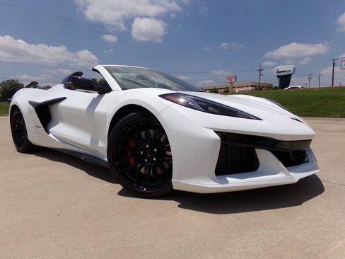 Used 2023 Chevrolet Corvette Z06 w/ Stealth Interior Trim Package RWD image 5