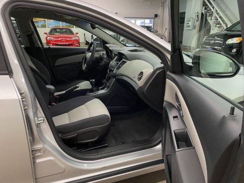 Used 2014 Chevrolet Cruze LS image 15