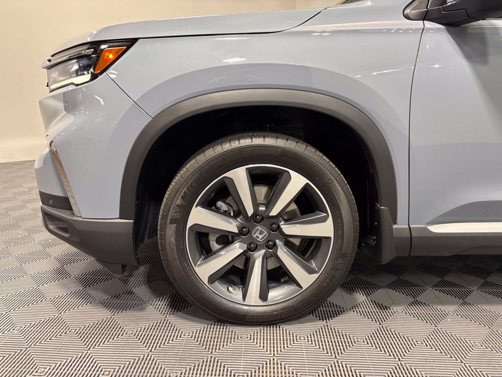 Used 2024 Honda Pilot Touring image 9