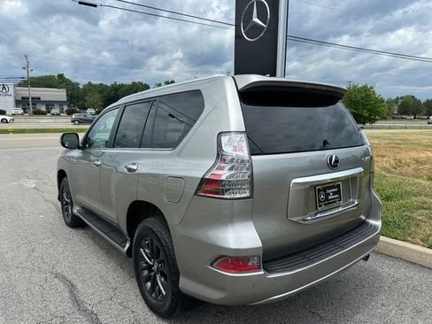 Used 2022 Lexus GX 460 Premium w/ Premium Plus Package AWD/4WD image 3