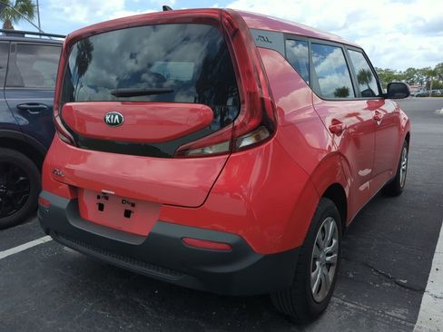 Used 2020 Kia Soul LX image 9