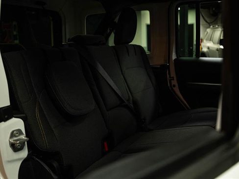 Used 2025 Jeep Wrangler Unlimited Sahara image 11