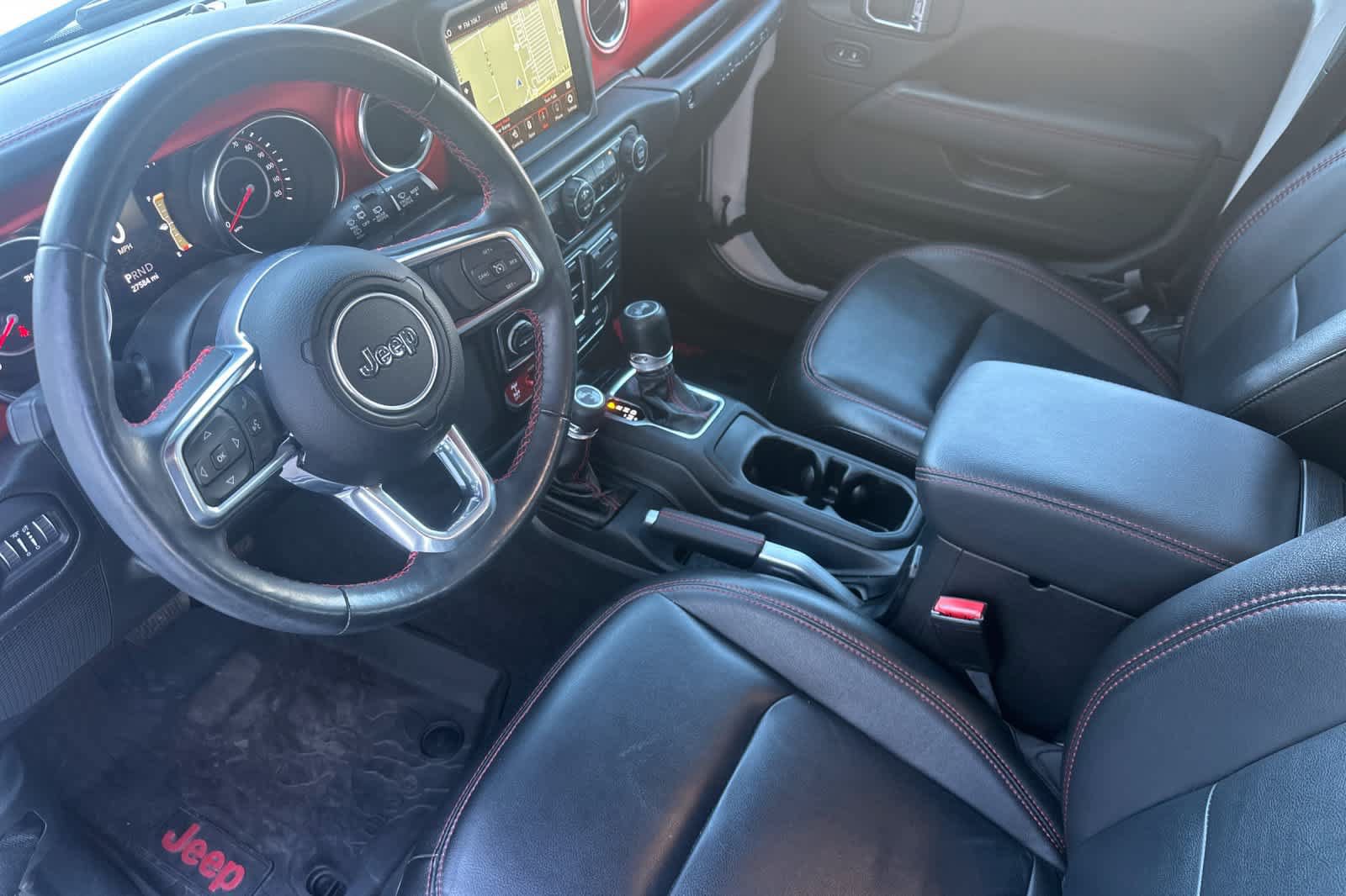 Used 2022 Jeep Wrangler Unlimited Rubicon w/ Cold Weather Group AWD/4WD image 11