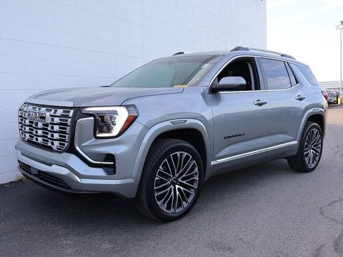 Used 2026 GMC Terrain Denali AWD/4WD image 3