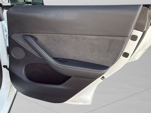 Used 2023 Tesla Model Y Long Range AWD/4WD image 30