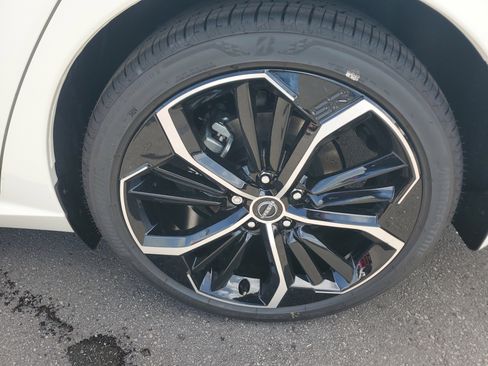 New 2025 Nissan Altima 2.5 SR image 7