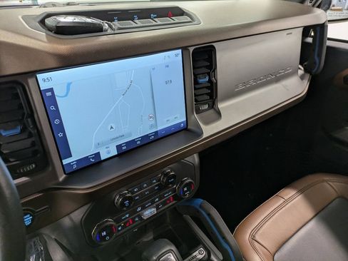 Used 2021 Ford Bronco Outer Banks image 11