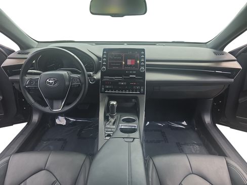 Used 2022 Toyota Avalon XLE w/ Moonroof Package FWD image 9