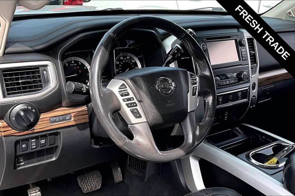Used 2017 Nissan Titan SL w/ SL Towing Convenience Package RWD image 5