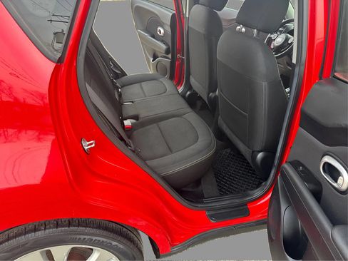 Used 2015 Kia Soul + FWD image 25