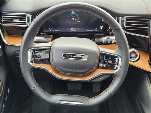 Used 2023 Jeep Grand Wagoneer Series III image 9