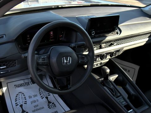 Used 2023 Honda Accord EX image 14