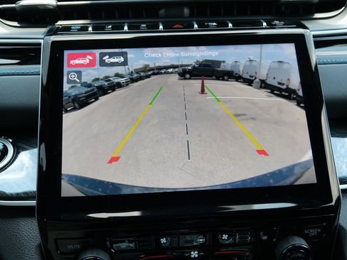 Used 2024 Jeep Grand Cherokee Trailhawk w/ Luxury Tech Group III image 23