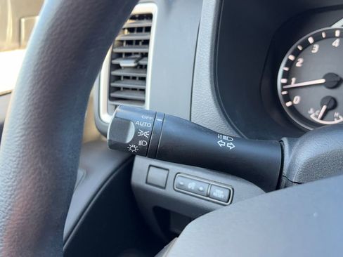 Used 2023 Nissan Frontier SV w/ Tow Package image 15