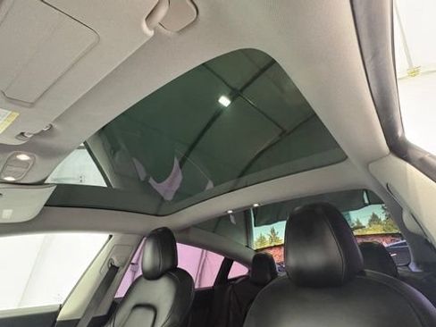 Used 2020 Tesla Model 3 Standard Range Plus RWD image 37