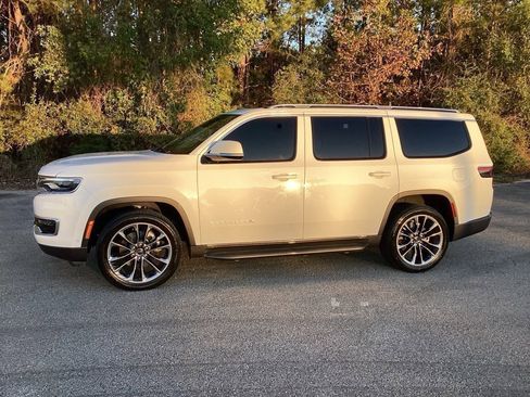 Used 2022 Jeep Wagoneer Series II w/ Premium Group I image 6